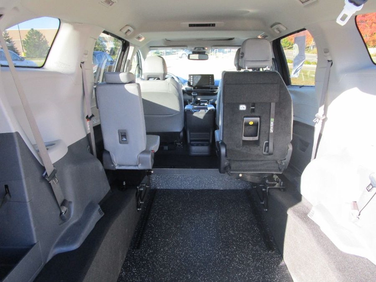 2024 TOYOTA SIENNA - Image 8