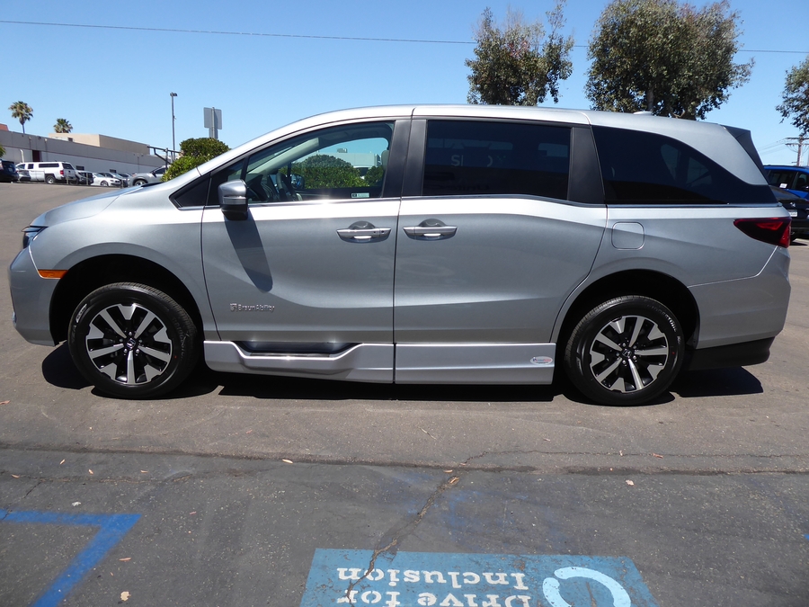 New 2026 Honda Odyssey EX-L - BraunAbility Side Entry In Floor Automatic Ramp