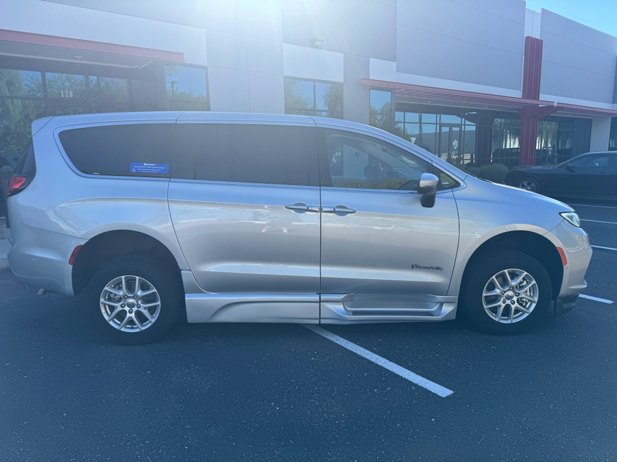 Used 2023 Chrysler Pacifica Touring L - BraunAbility Side Entry Fold Out Automatic Ramp