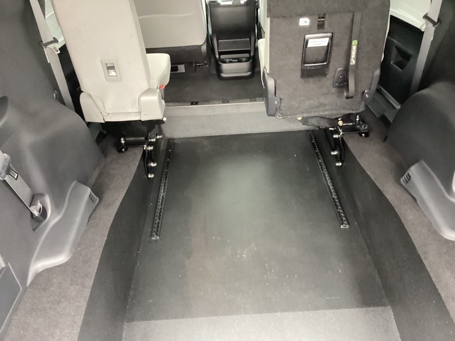 2025 TOYOTA SIENNA - Image 8