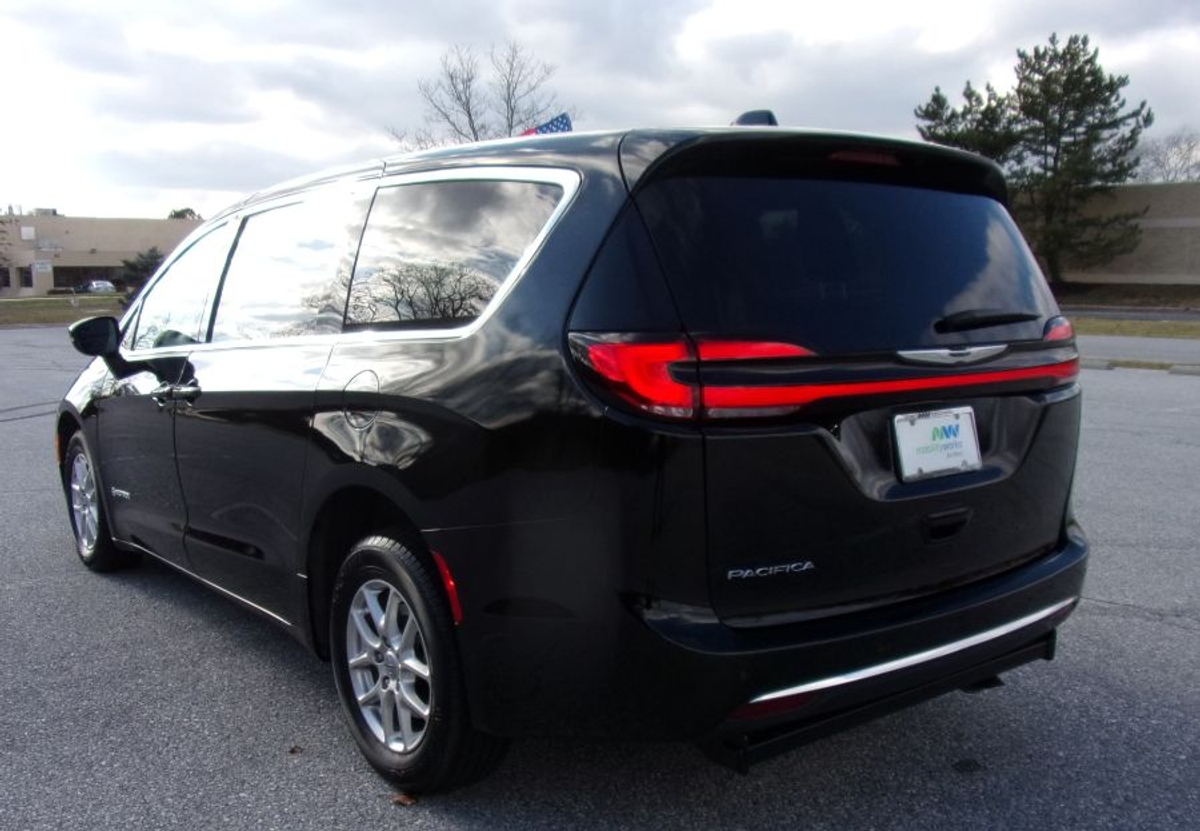 2024 CHRYSLER PACIFICA - Image 6