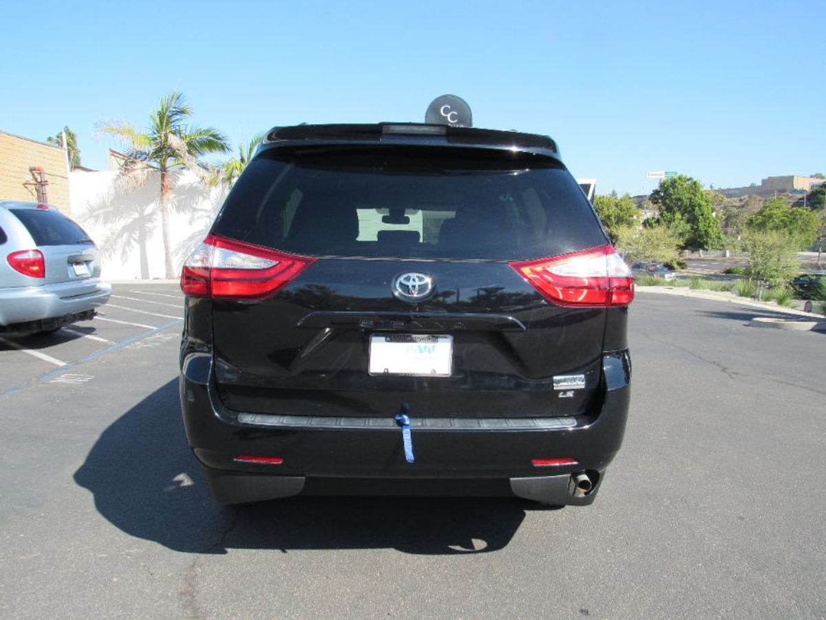 2019 TOYOTA SIENNA - Image 3