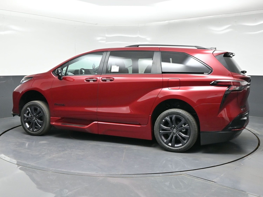 New 2026 Toyota Sienna Hybrid XSE Sport - BraunAbility Side Entry In Floor Automatic Ramp