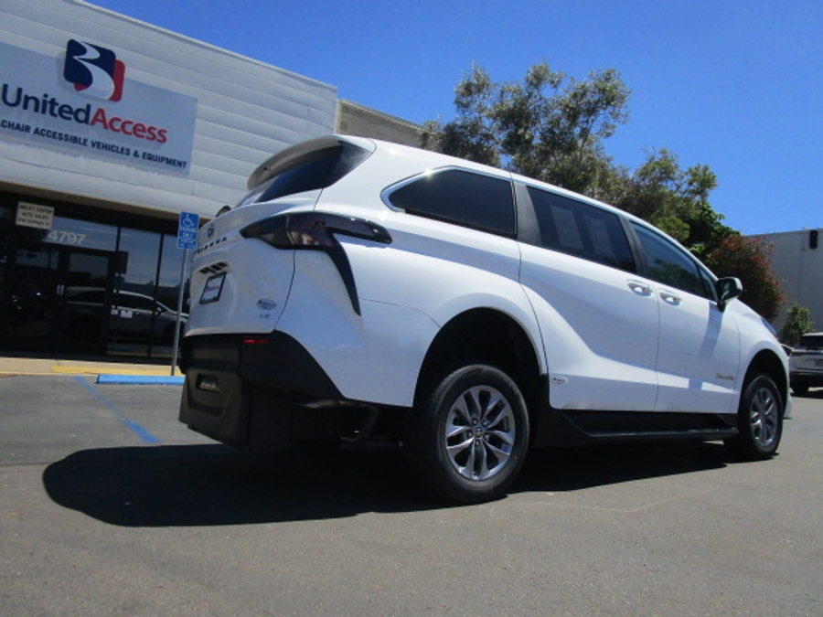 New 2025 Toyota Sienna Hybrid LE - BraunAbility Commercial Rear Entry Entry Fold Out Manual Ramp