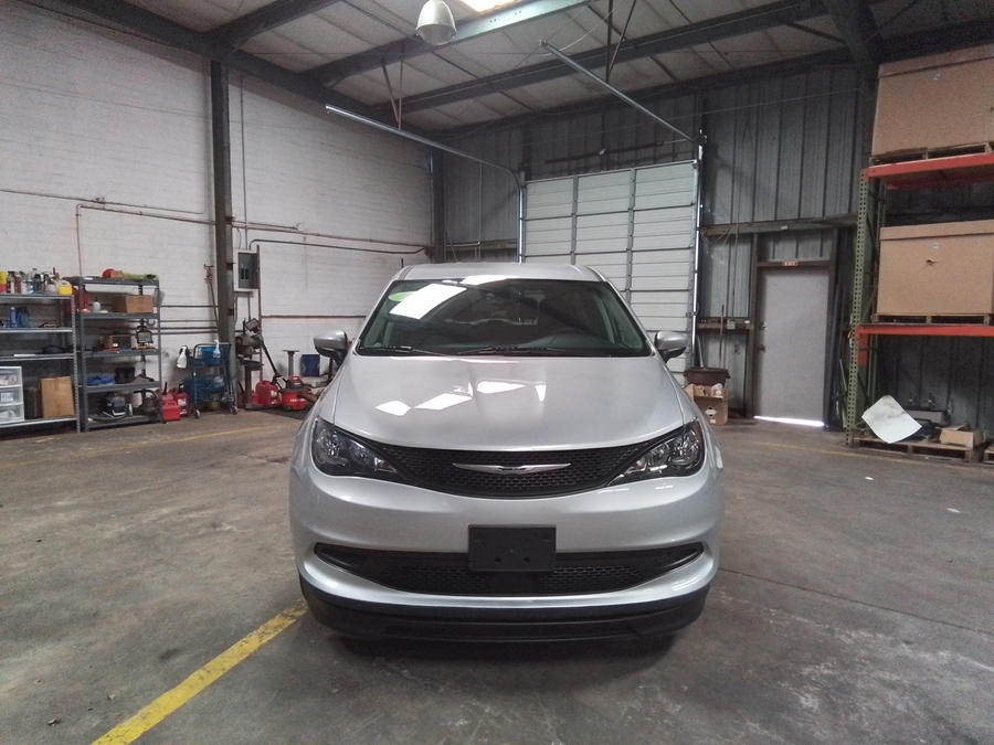 2023 CHRYSLER VOYAGER - Image 2