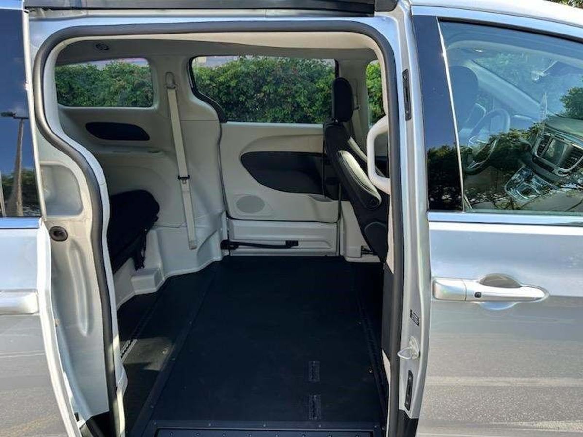 2023 CHRYSLER VOYAGER - Image 21