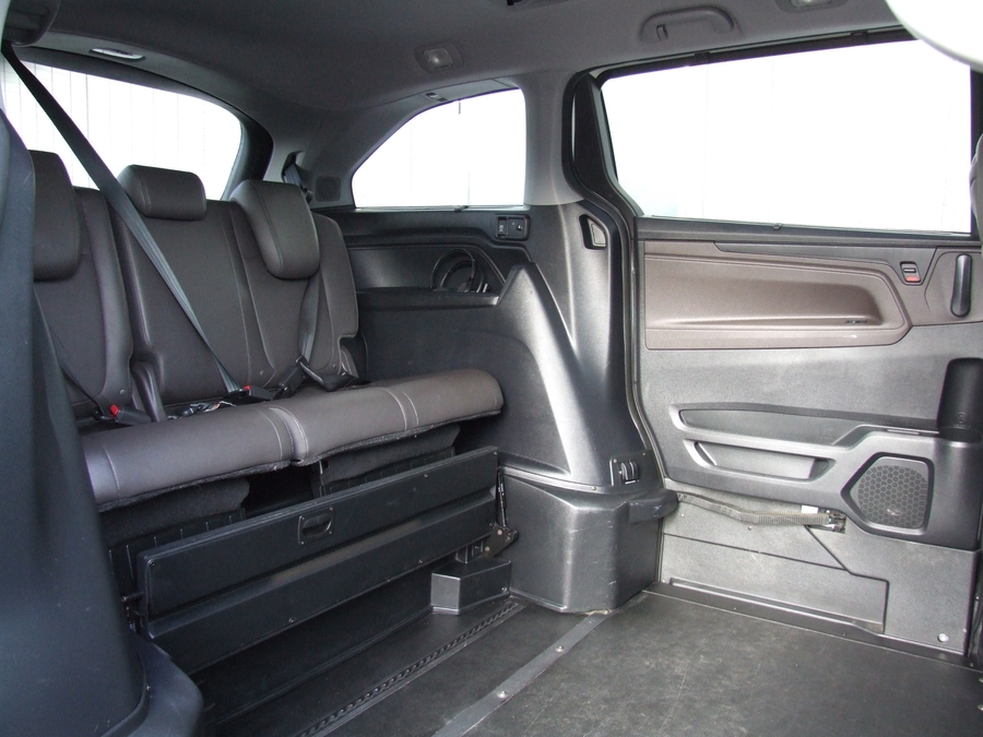 Used 2019 Honda Odyssey Elite - BraunAbility Side Entry Entry In Floor Automatic Ramp