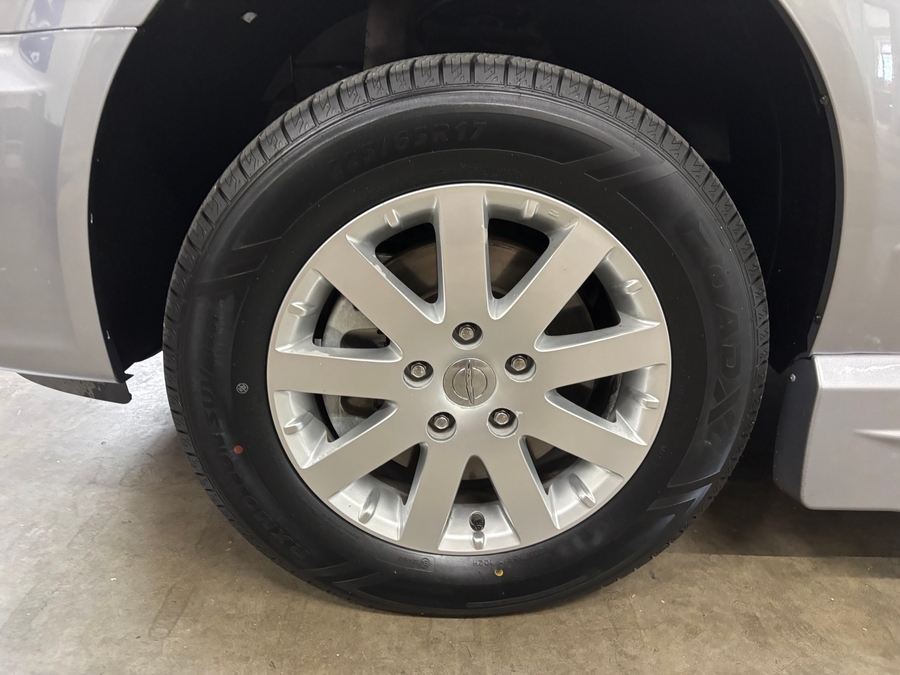 Used 2016 Chrysler Town and Country Touring - VMI Side Entry Entry In Floor Automatic Ramp