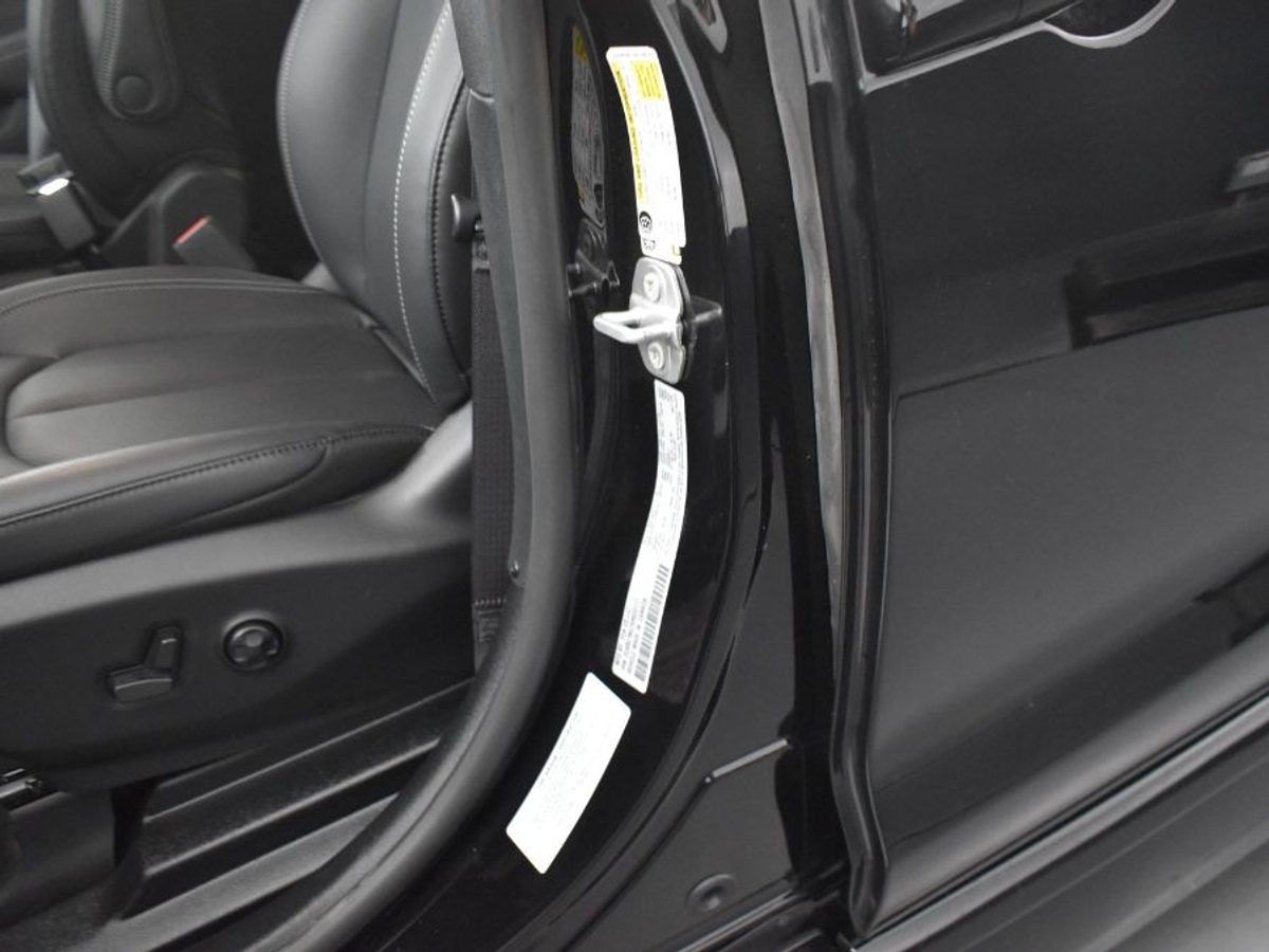 2025 CHRYSLER PACIFICA - Image 16