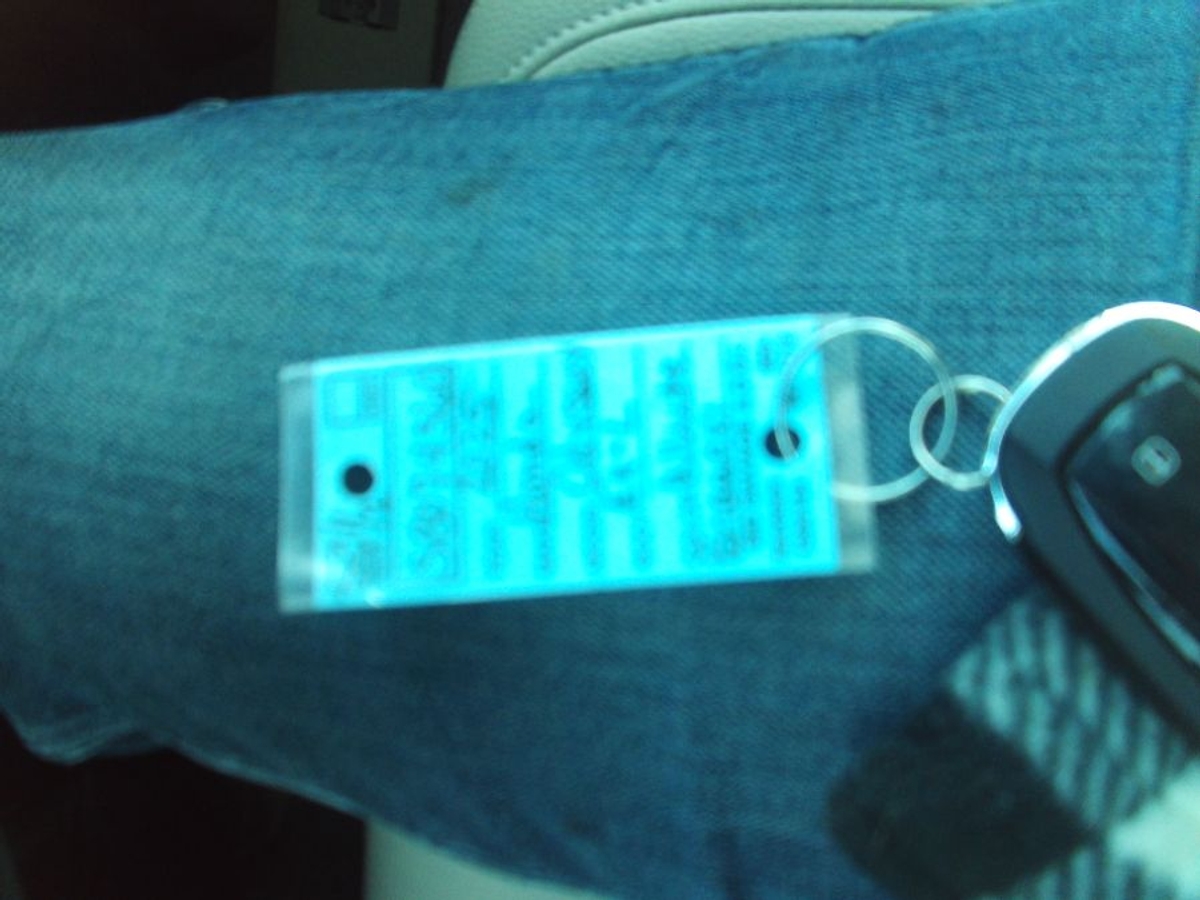 White Honda Odyssey image number 27