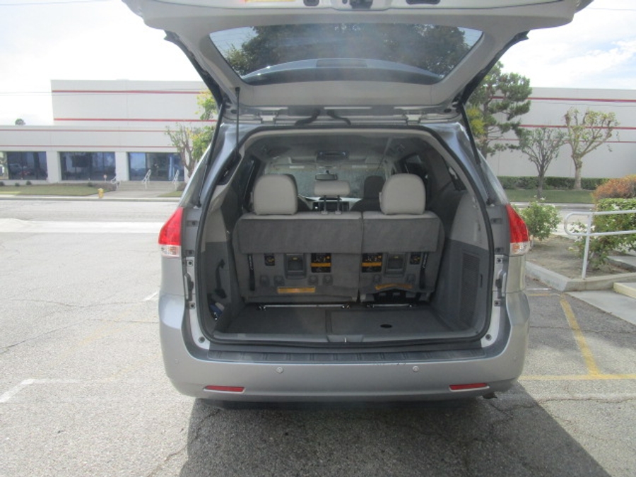 Used 2014 Toyota Sienna XLE - BraunAbility Side Entry Fold Out Automatic Ramp