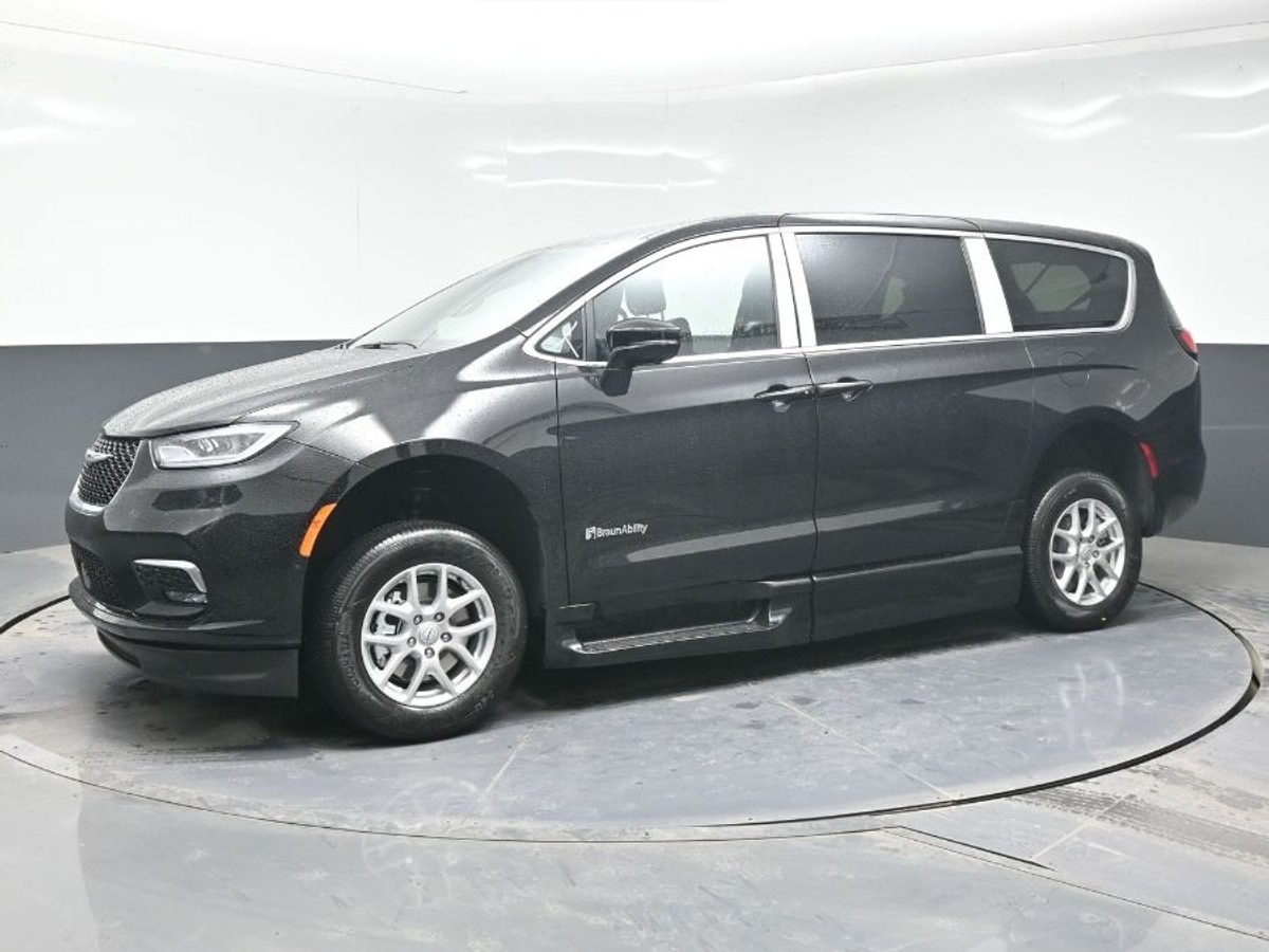 Black Chrysler Pacifica with Side Entry Automatic Fold Out ramp
