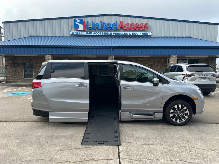 2024 Honda Odyssey EX-L's photo