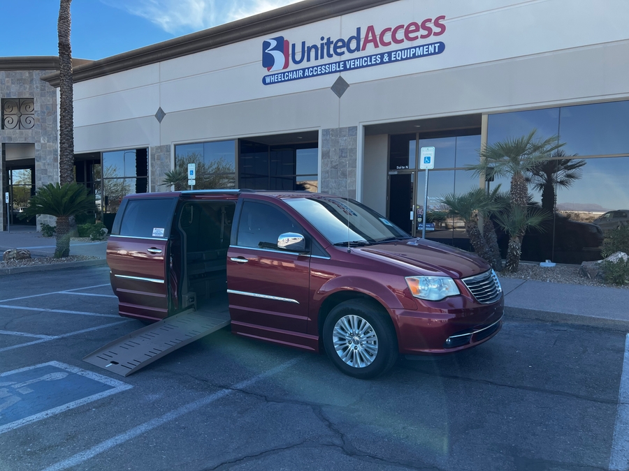 2012 Chrysler Town & Country Limited