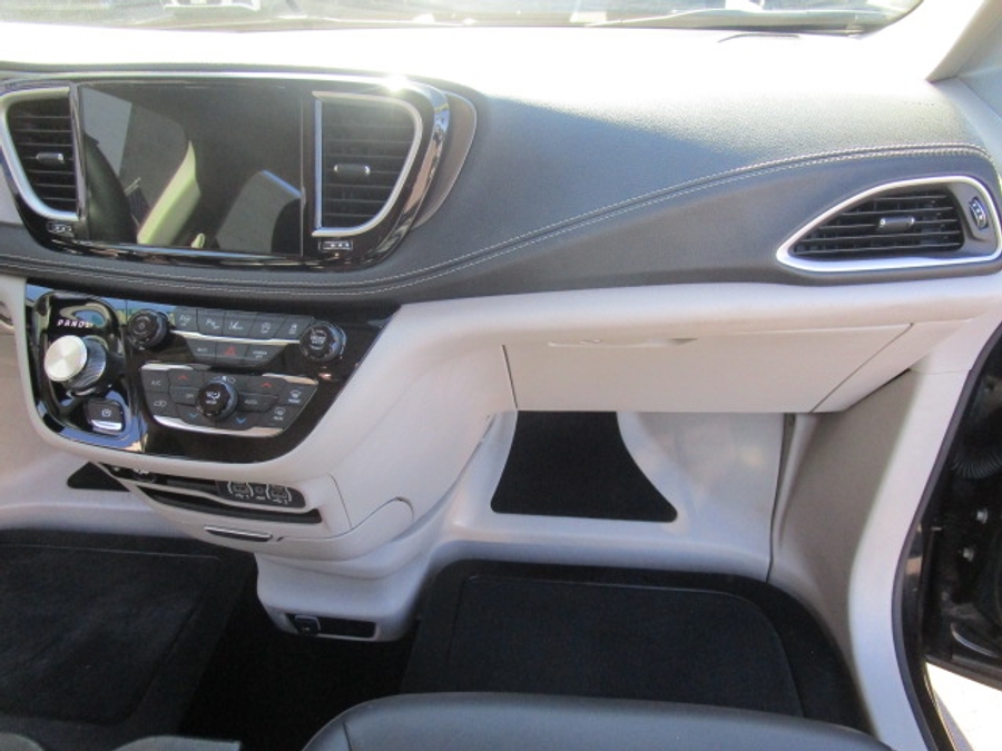 Used 2023 Chrysler Pacifica Touring L - BraunAbility Side Entry Entry In Floor Automatic Ramp