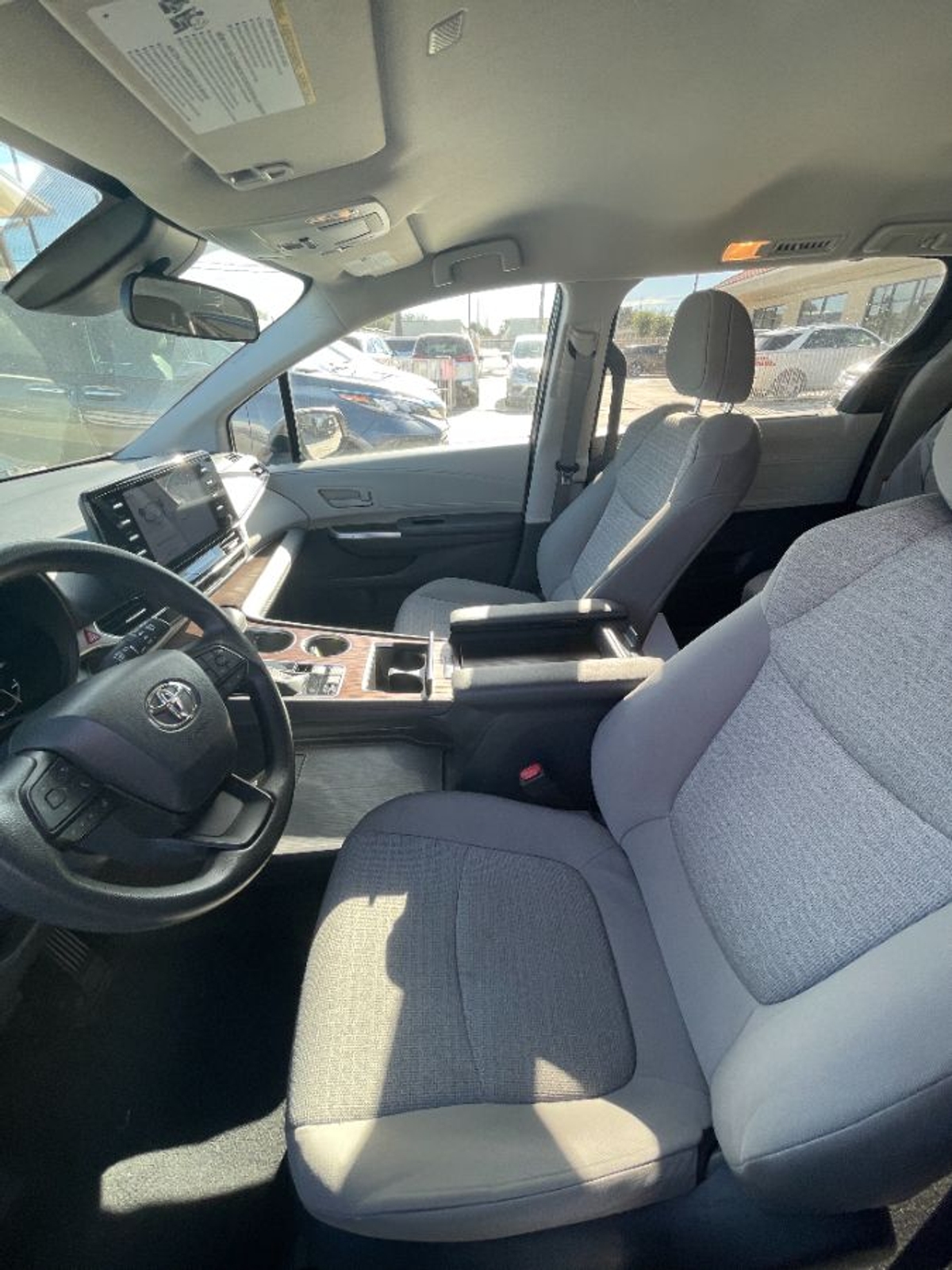 2023 TOYOTA SIENNA - Image 8