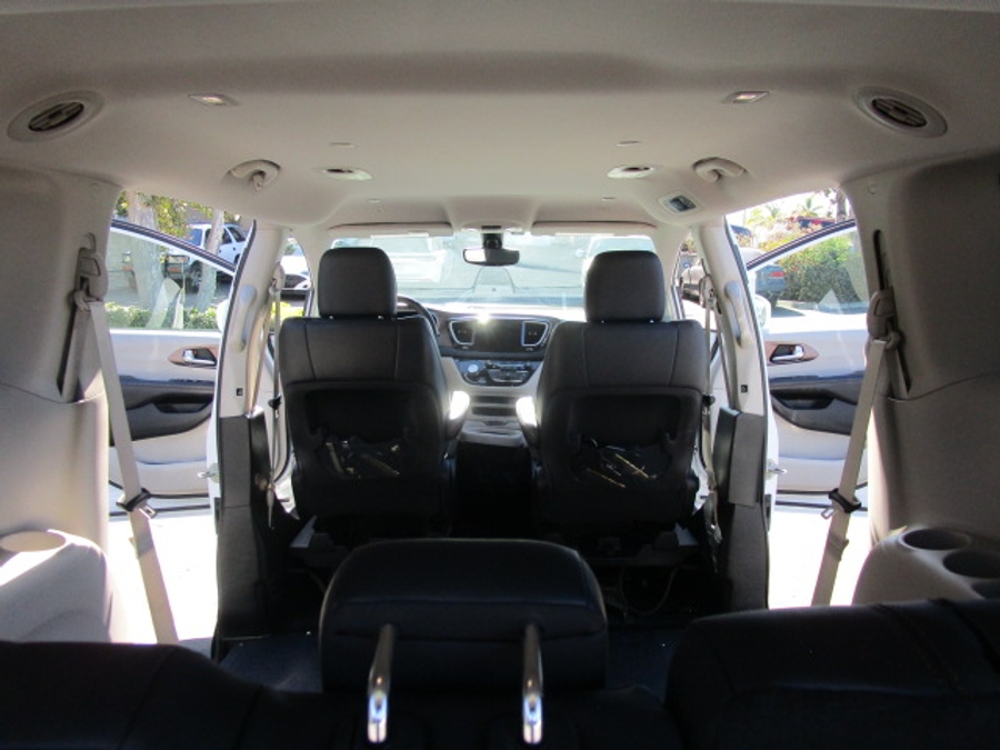 Used 2018 Chrysler Pacifica Touring L - VMI Side Entry Entry In Floor Automatic Ramp