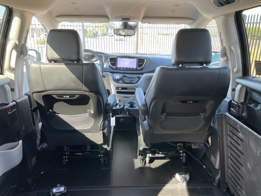 Used 2024 Chrysler Pacifica Touring L - BraunAbility Side Entry Entry Fold Out Automatic Ramp