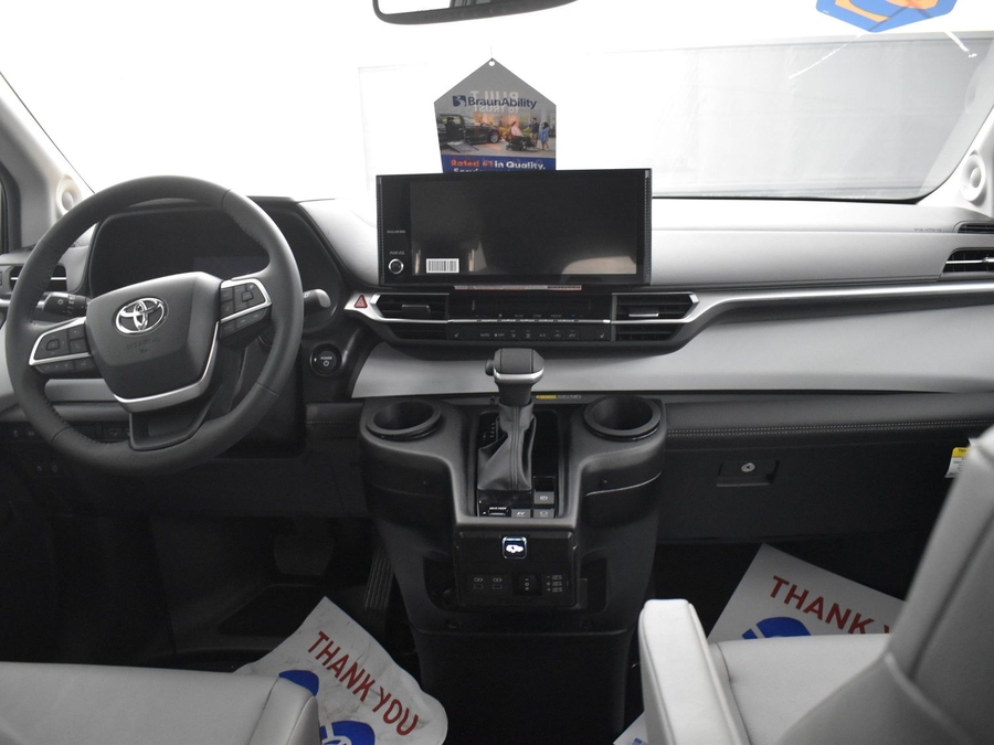 New 2025 Toyota Sienna Hybrid XLE Plus - BraunAbility Side Entry Entry In Floor Automatic Ramp