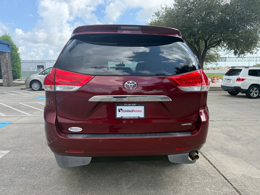 Used 2014 Toyota Sienna XLE - VMI Side Entry In Floor Automatic Ramp