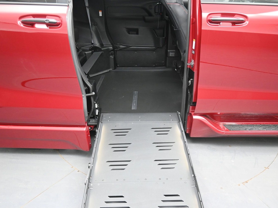 New 2026 Toyota Sienna Hybrid XSE Sport - BraunAbility Side Entry Entry Fold Out Automatic Ramp
