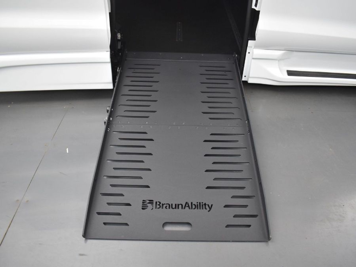 2025 CHRYSLER PACIFICA - Image 11