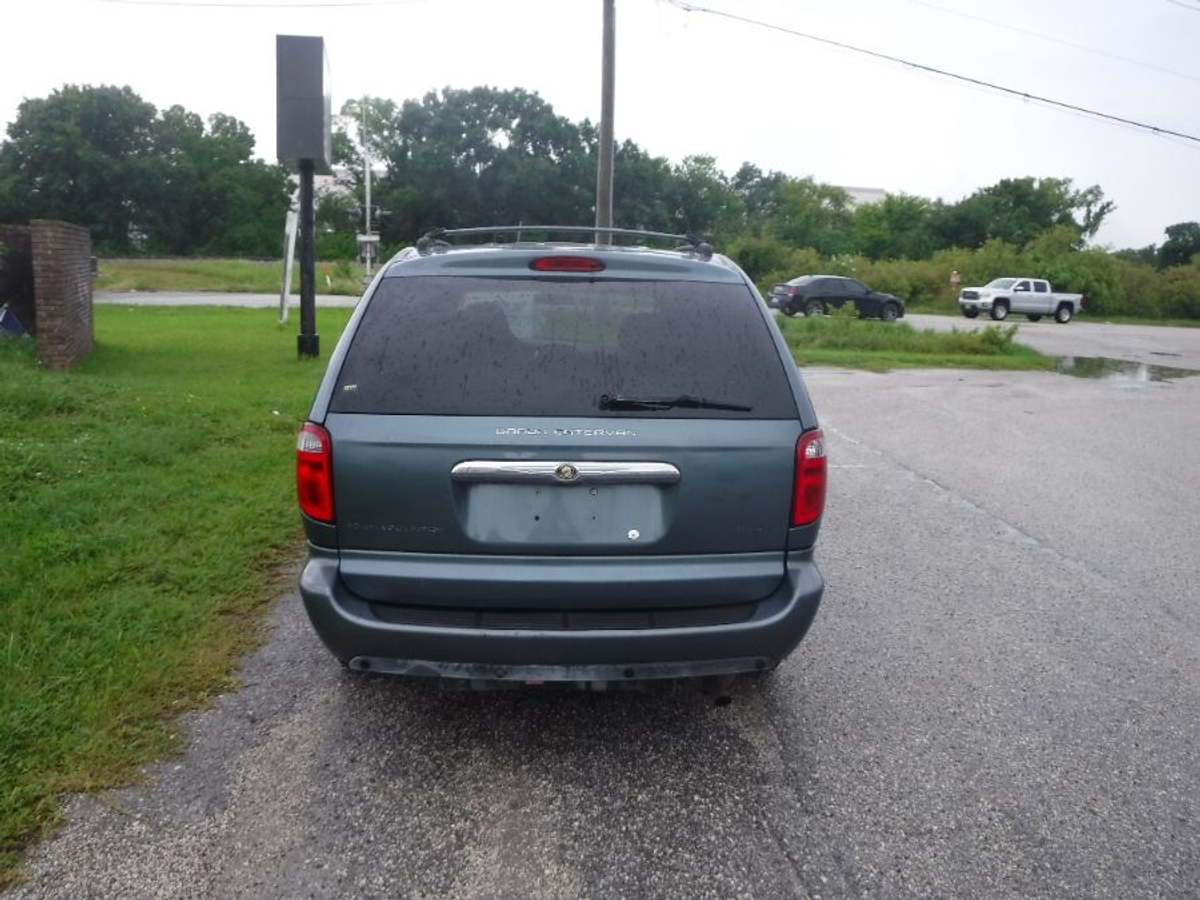 2006 CHRYSLER TOWN AND COUNTRY - Image 8