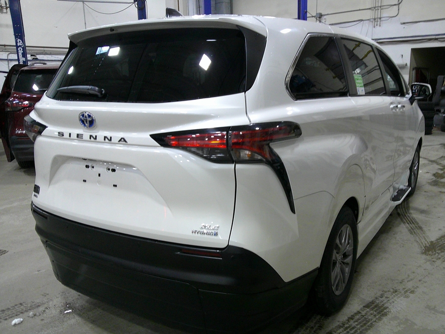 2021 TOYOTA SIENNA - Image 8