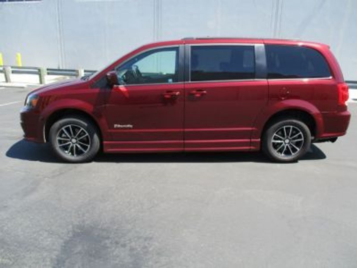 Red Dodge Grand Caravan image number 5