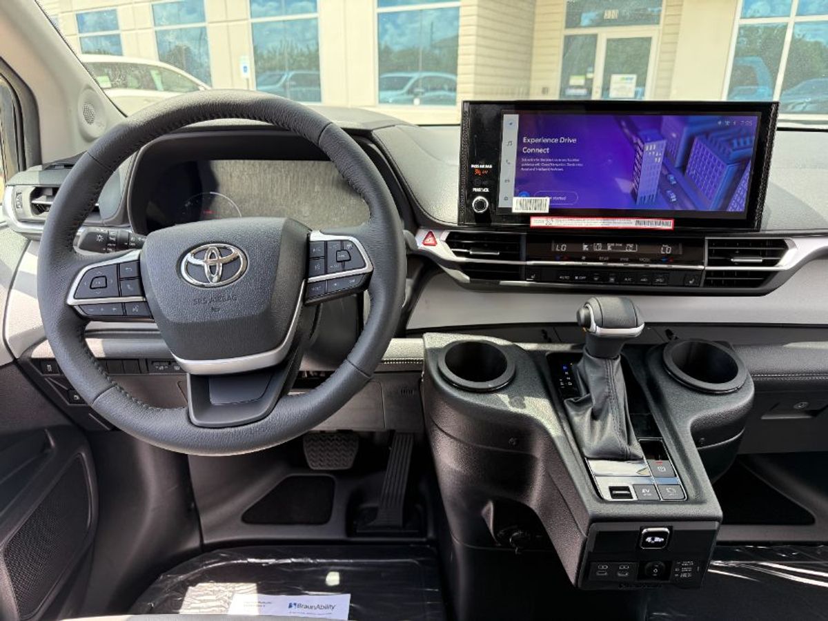 Toyota Sienna gris imagen número 15