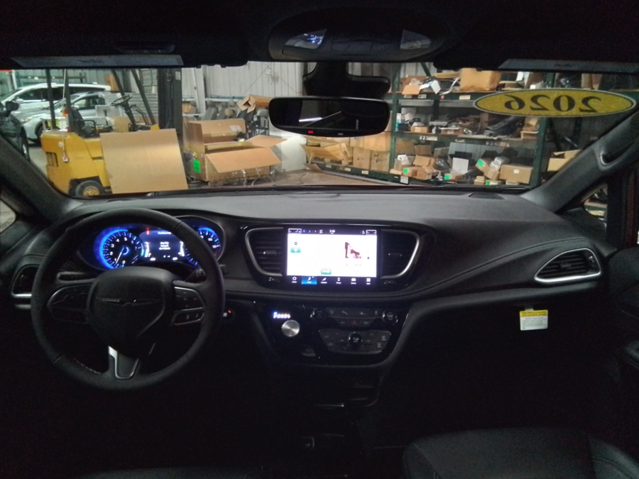 Número de imagen rojo Chrysler Pacifica 8