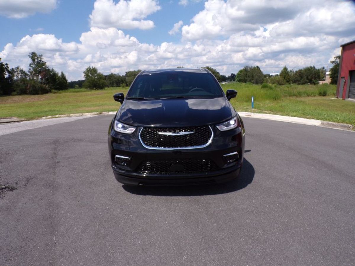 2025 CHRYSLER PACIFICA - Image 3