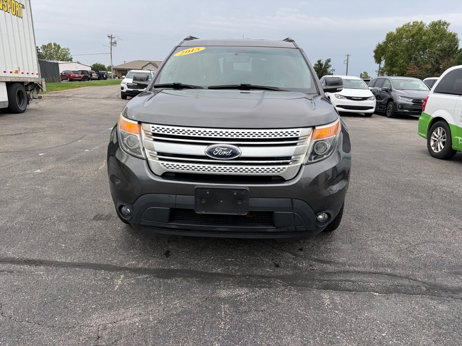 Grey Ford Explorer with Side Entry Automatic In Floor ramp