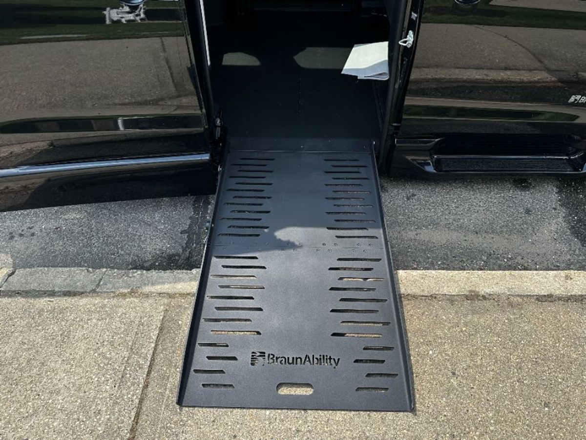 2023 CHRYSLER VOYAGER - Image 14