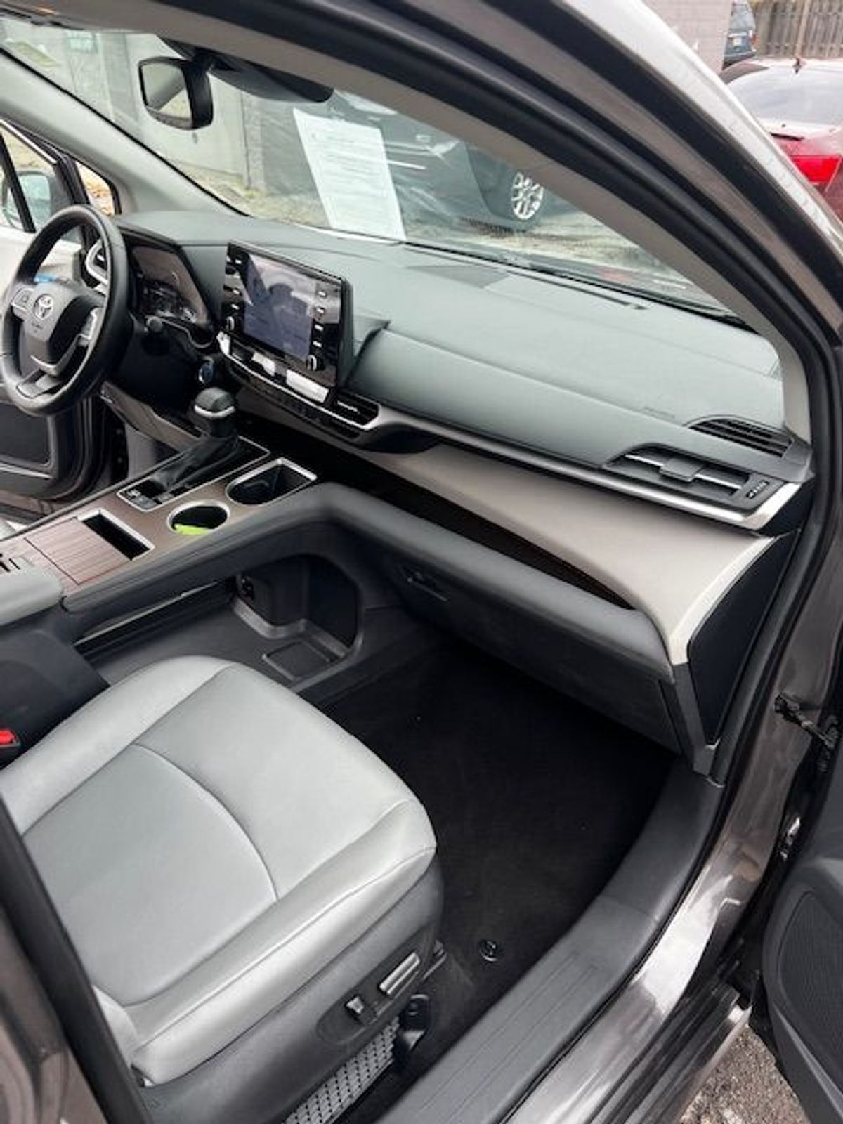 2024 TOYOTA SIENNA - Image 15