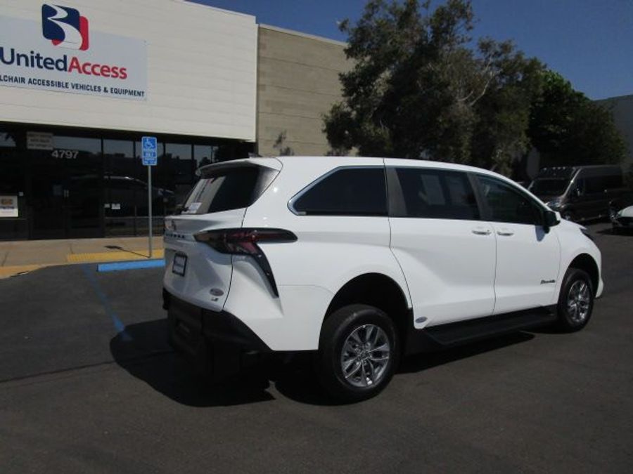 New 2025 Toyota Sienna Hybrid LE - BraunAbility Commercial Rear Entry Entry Fold Out Manual Ramp