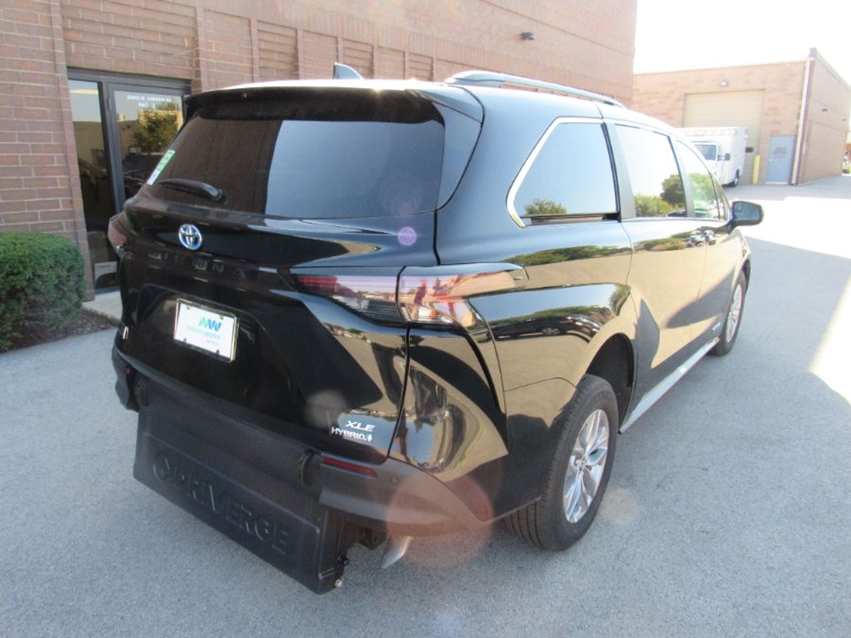 2024 TOYOTA SIENNA - Image 12