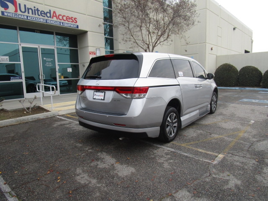 Used 2015 Honda Odyssey Touring Elite - VMI Side Entry Entry In Floor Automatic Ramp