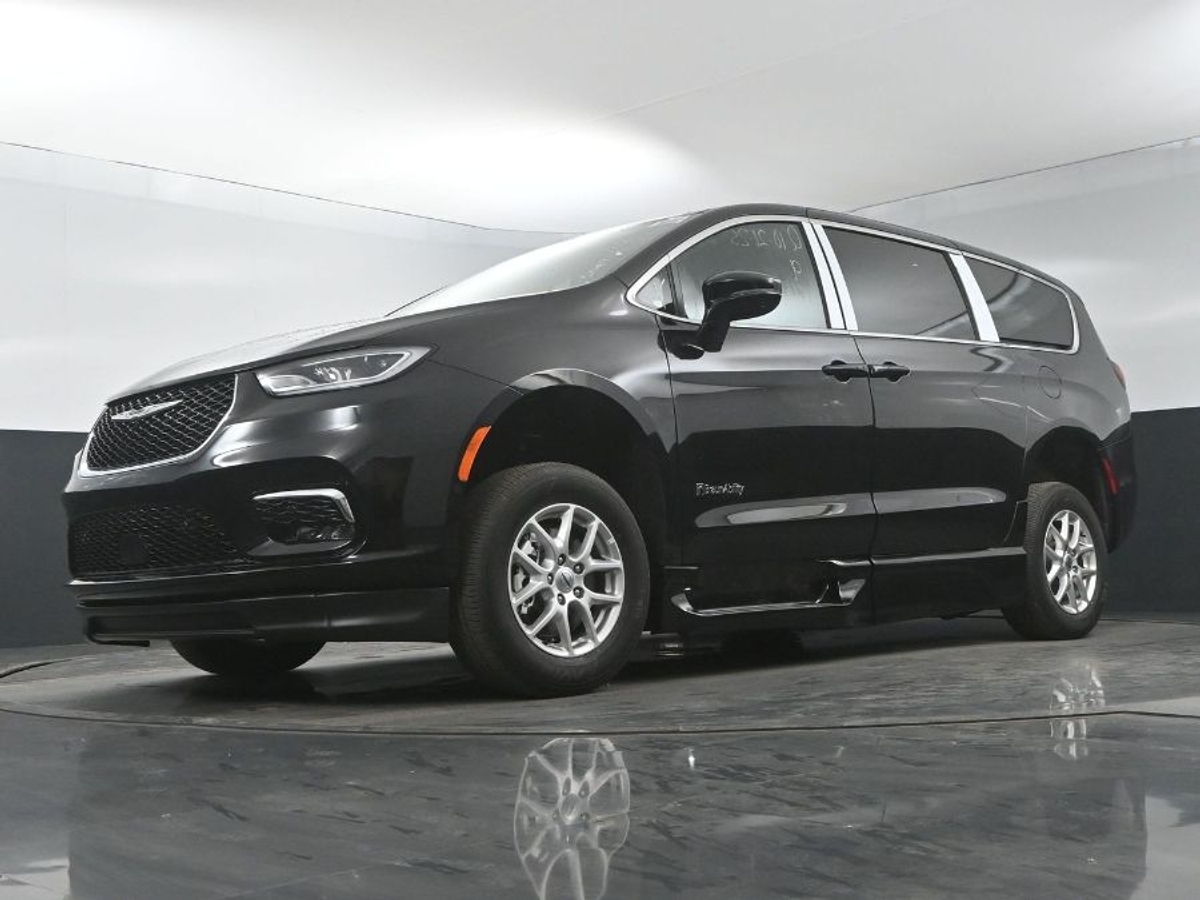 2025 CHRYSLER PACIFICA - Image 19