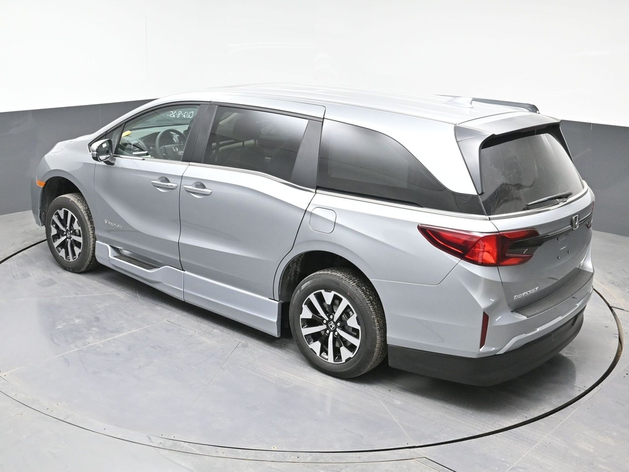New 2026 Honda Odyssey EX-L - BraunAbility Side Entry Entry In Floor Automatic Ramp