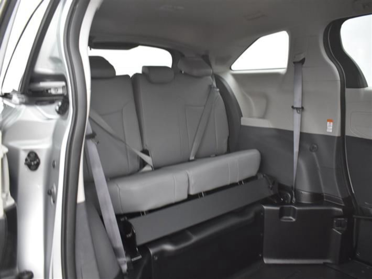 2023 TOYOTA SIENNA - Image 11