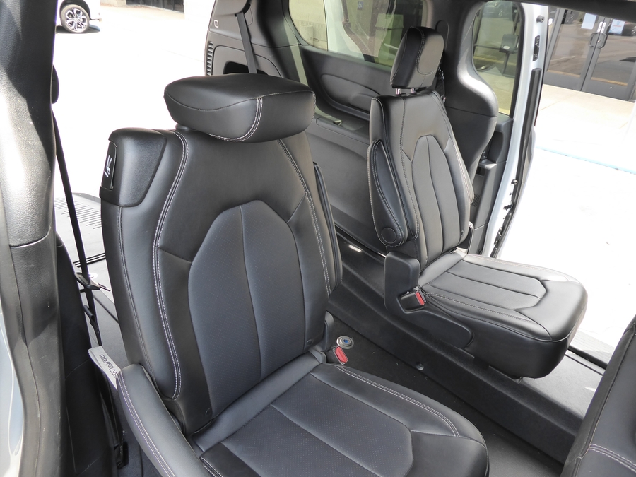Used 2025 Chrysler Pacifica Select Safety - BraunAbility Rear Entry Fold Out Manual Ramp