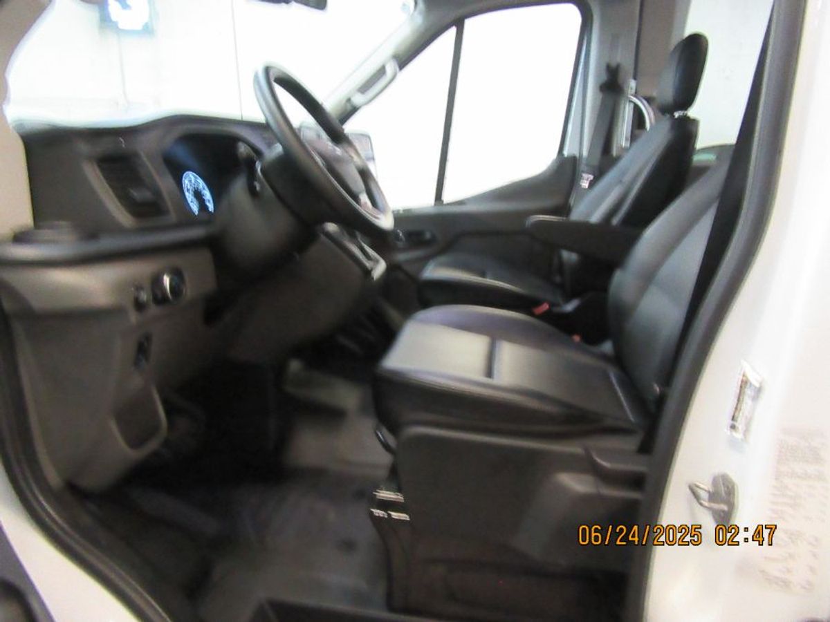 White Ford Transit image number 11