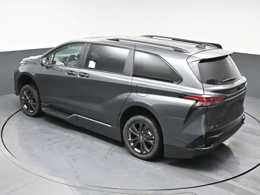 New 2025 Toyota Sienna Hybrid XSE Sport - BraunAbility Side Entry Entry In Floor Automatic Ramp
