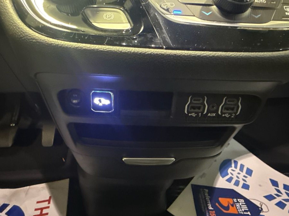 2025 CHRYSLER PACIFICA - Image 13