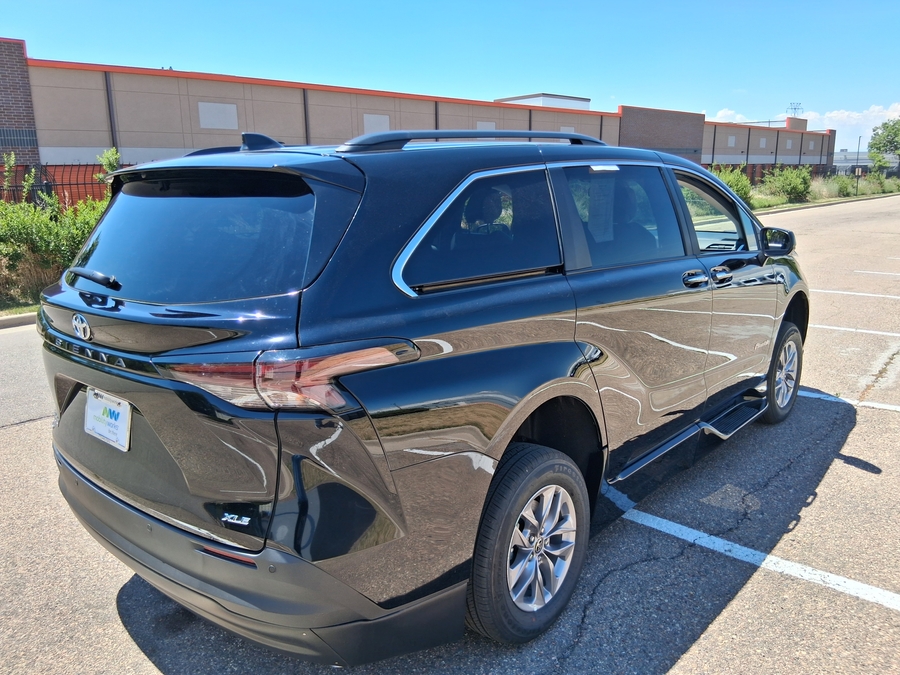 Black Toyota Sienna image number 9