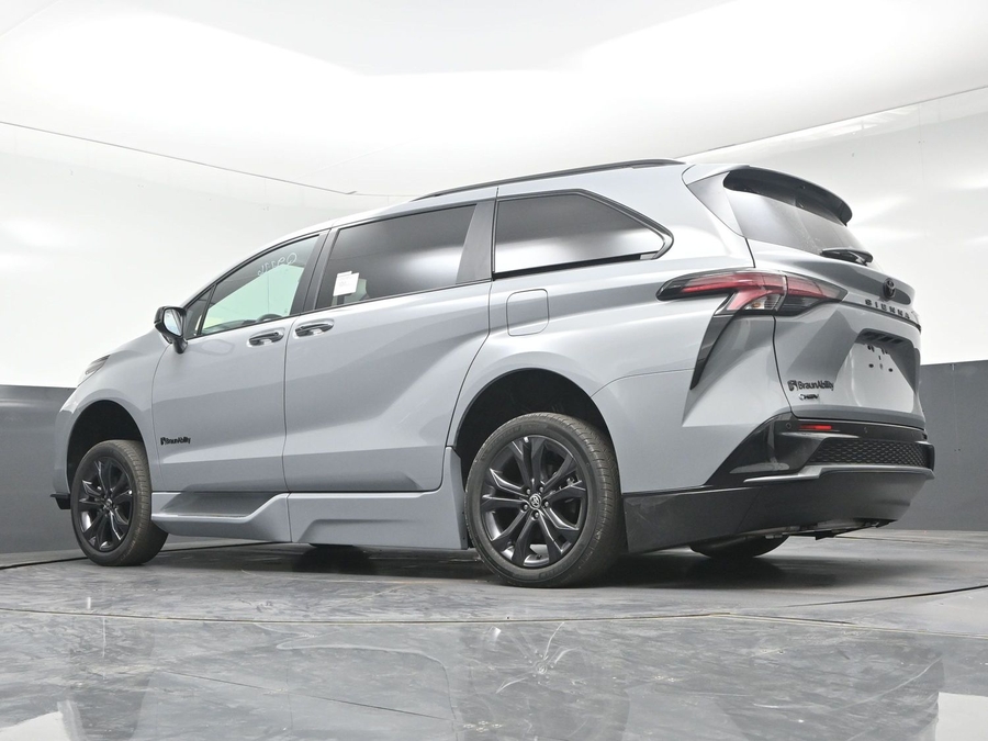 New 2026 Toyota Sienna Hybrid XSE Sport - BraunAbility Side Entry In Floor Automatic Ramp