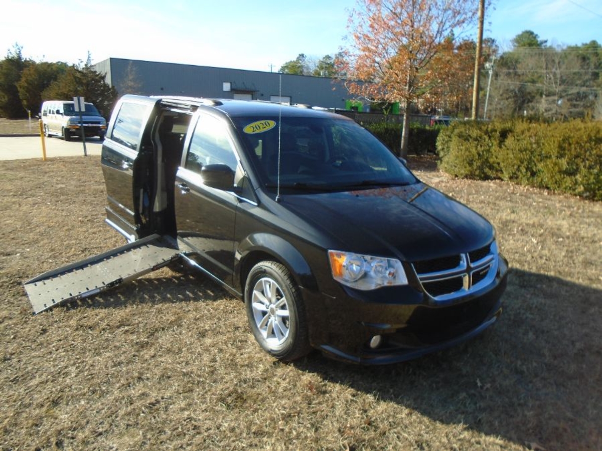 2020 DODGE GRAND CARAVAN - Image 1