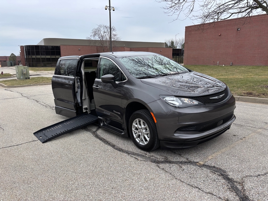 Used 2022 Chrysler Voyager LX - BraunAbility Side Entry Entry Fold Out Automatic Ramp