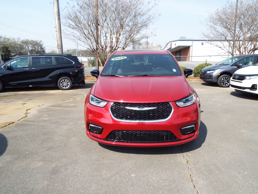Red Chrysler Pacifica image number 1